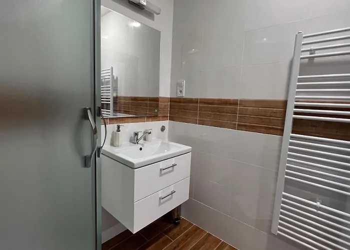 Melis 3* Tőketerebes